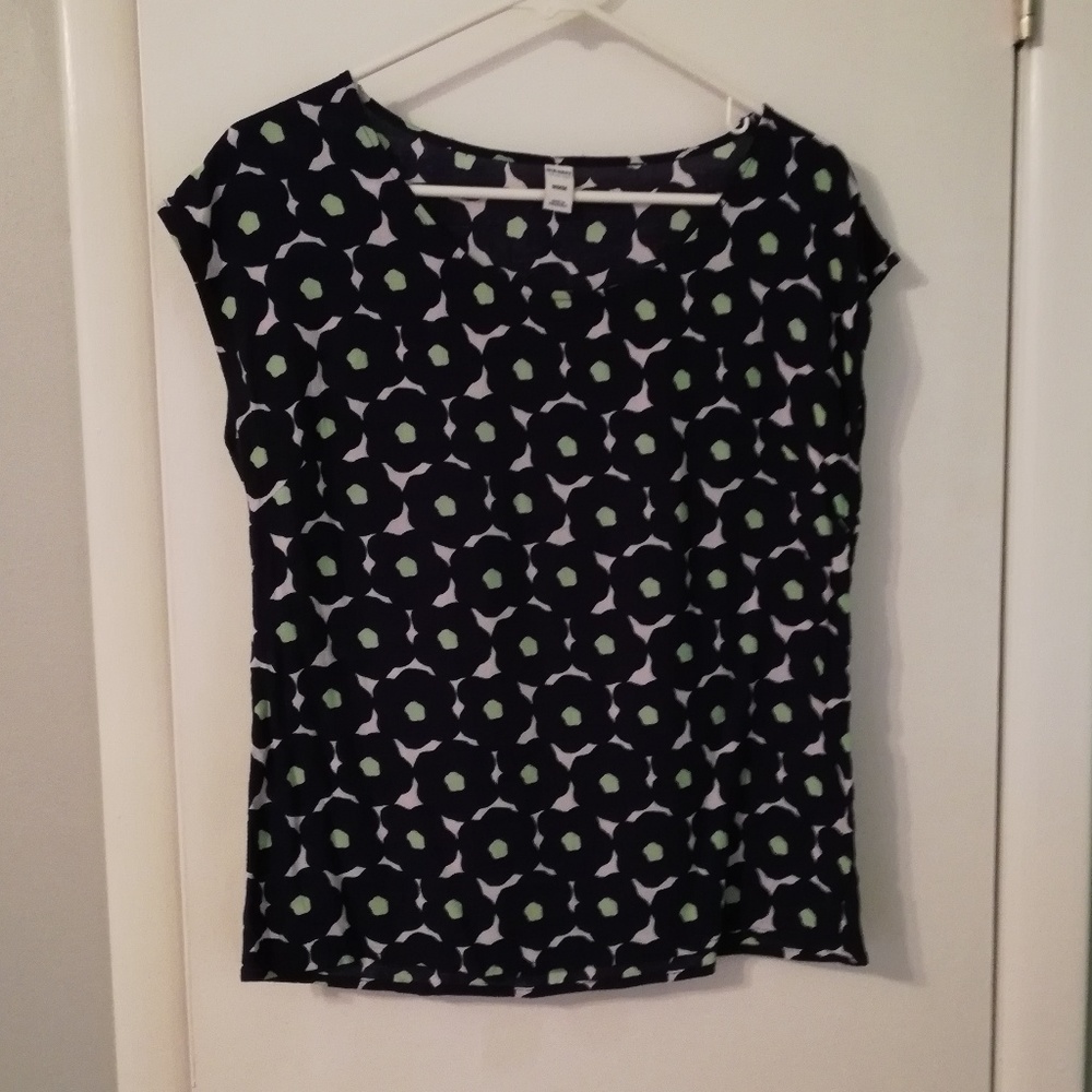 Flower pattern t-shirt